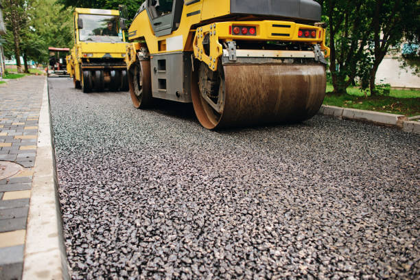 Best Driveway Paving Contractor  in Calhoun City, MS